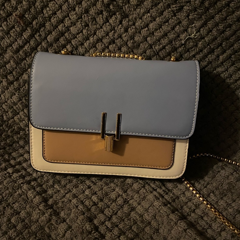 NWOT Sleek & Sophisticated Unbranded Crossbody